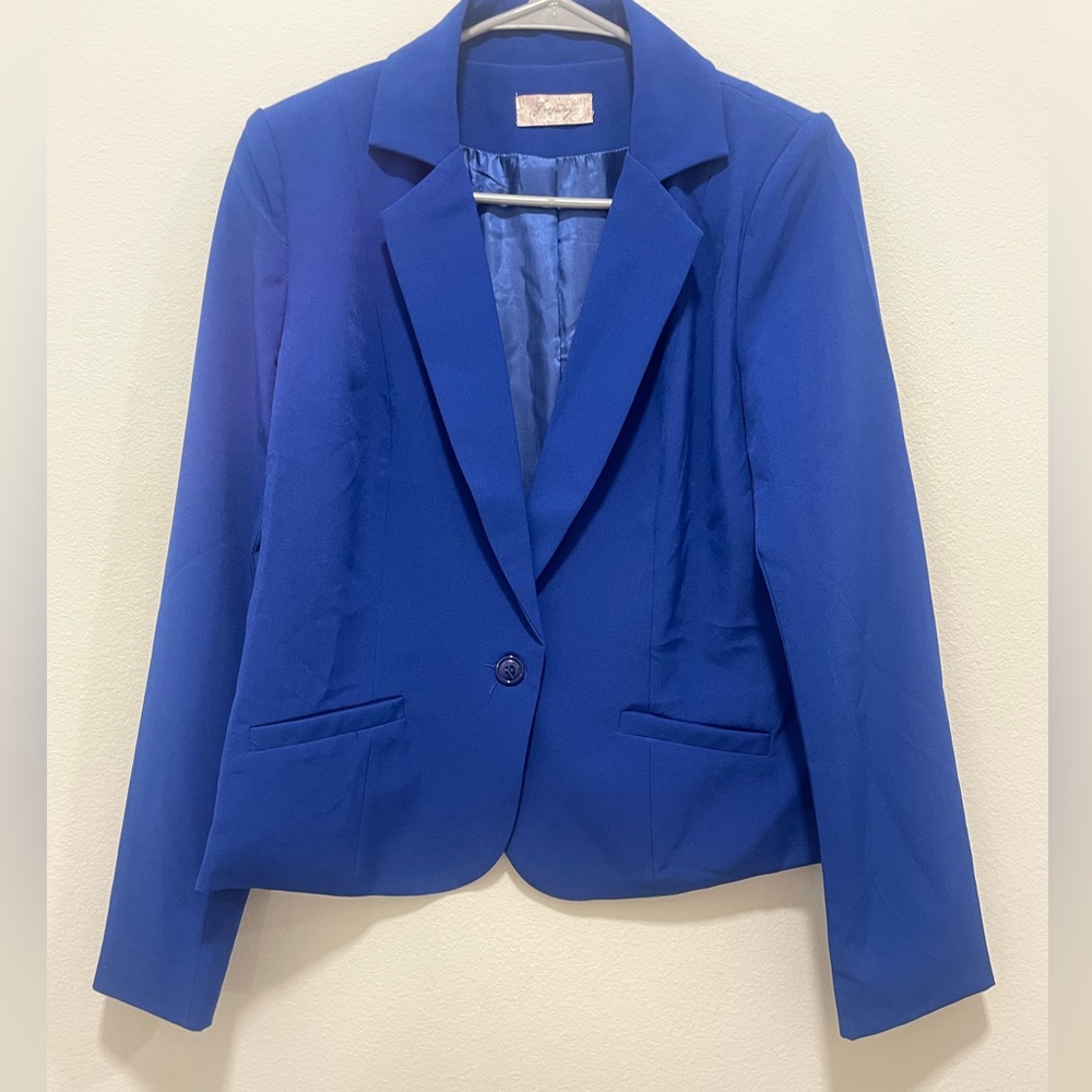 Free blue blazer in medium